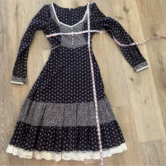 Vintage Montgomery Ward Prairie/ Gunne Sax Style Floral and Lace Dress Size 9 - Picture 12 of 13